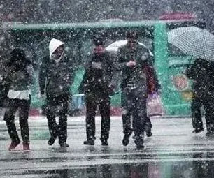 杭州明天阴有中雨或中雨夹雪