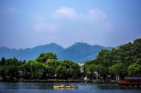 西湖十景《双峰插云》