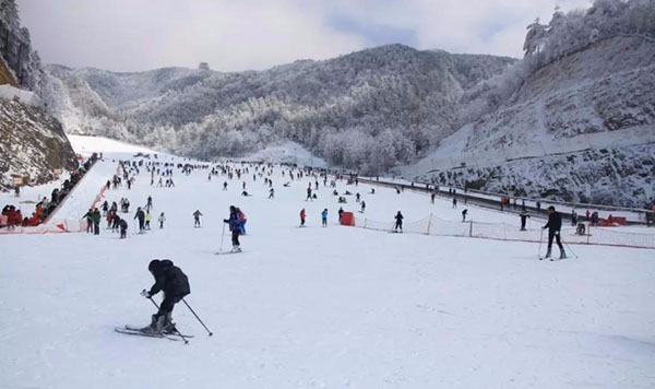 大明山的冬 热血的冬季滑雪