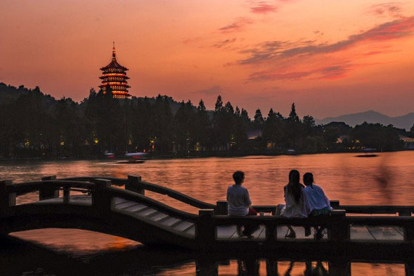 雷锋夕照