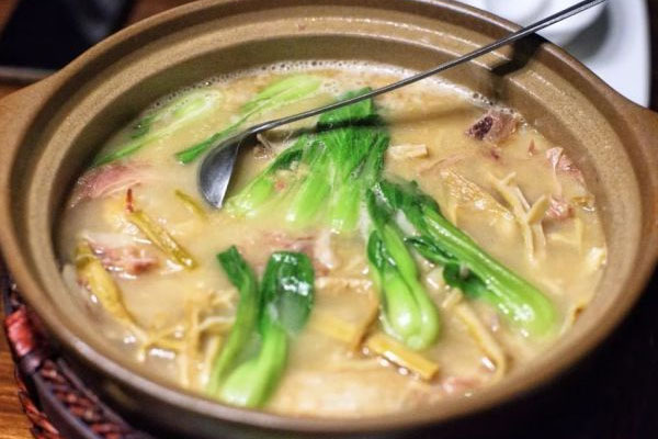 老鸭煲